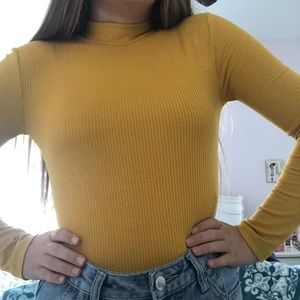 🦋 2/$15 NWT Yellow Forever 21 Bodysuit